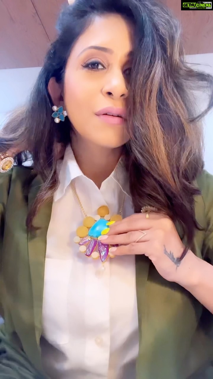 Kishwer Merchant Instagram - Ready to Play my favourite character "NOYONIKA" #kyys4onvoot 😁✌️