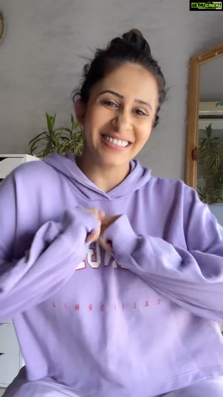 Kishwer Merchant Instagram - Following the #trend 🤩