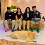 Kishwer Merchant Instagram - Chalo sab hum sab par aur hase kyoki hum apne aap par kaafi hase ye banate hue 🤣🤣🤣🤣 . Featuring Chikky Chacha BoomBoom & Lalalala 🤣🤣 . #mynameis #cheekychachaboomboomlalalala #funnyreels #comedyreels #funnyvideos #comedyvideos #friends #familytime