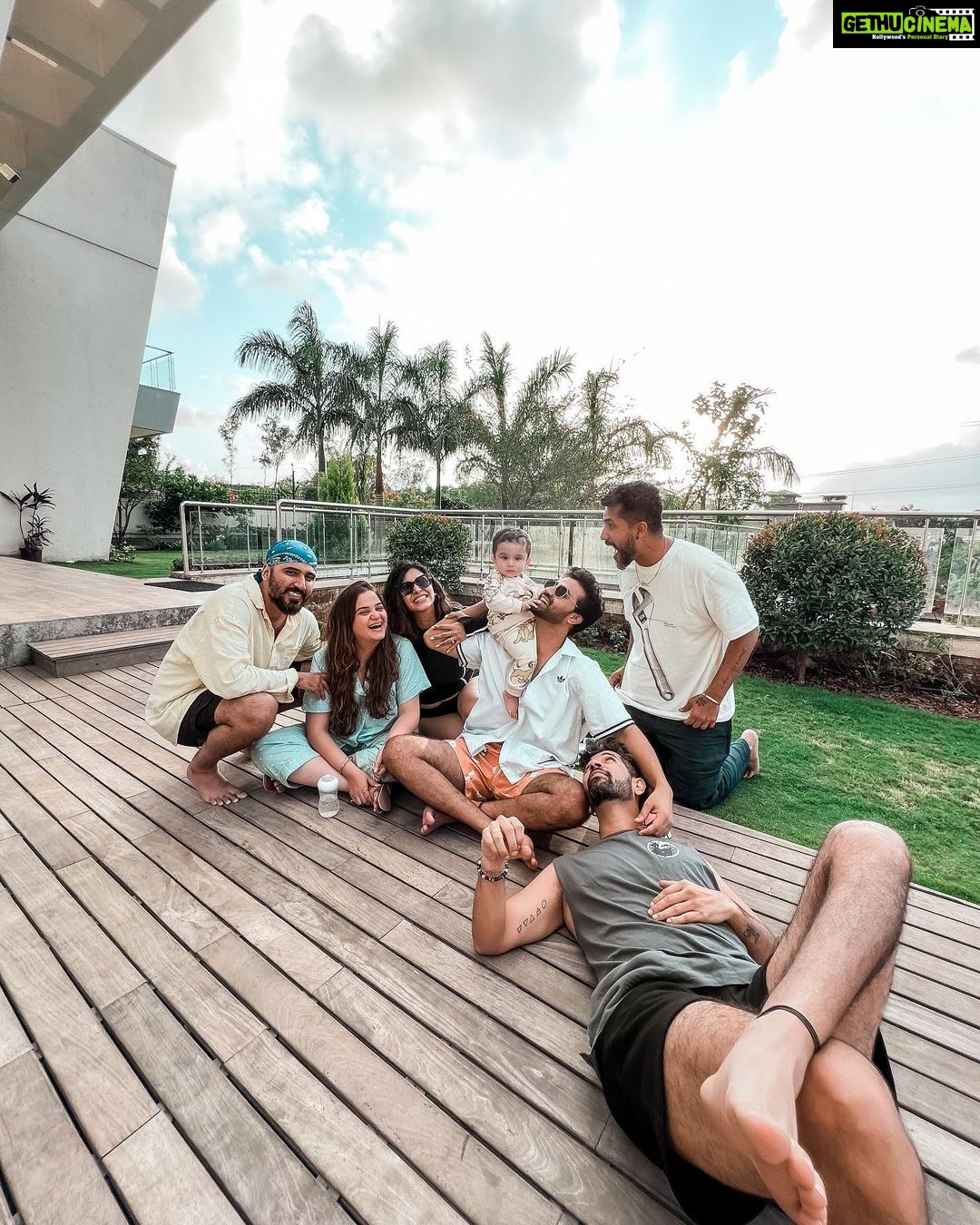 Kishwer Merchant Instagram - This is what our weekday vacay looked like ❤️ @nirvair.rai @gur4neet @arryamanseth @sunnysidhu737 @chotuslash @aditim88 @ashishsharma02