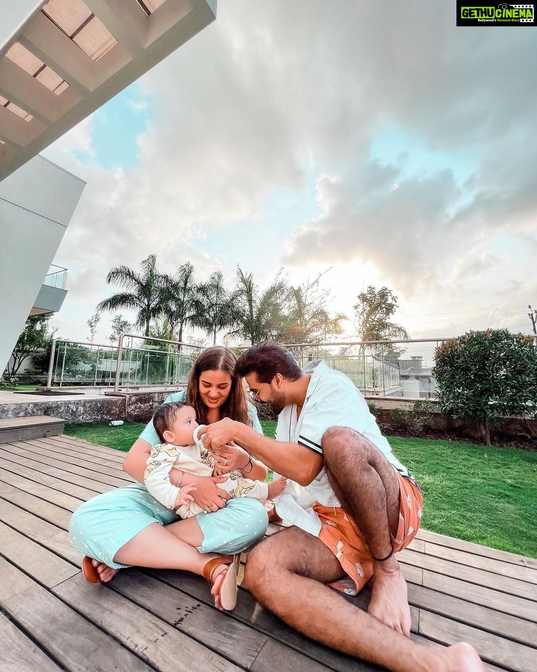 Kishwer Merchant Instagram - This is what our weekday vacay looked like ❤️ @nirvair.rai @gur4neet @arryamanseth @sunnysidhu737 @chotuslash @aditim88 @ashishsharma02