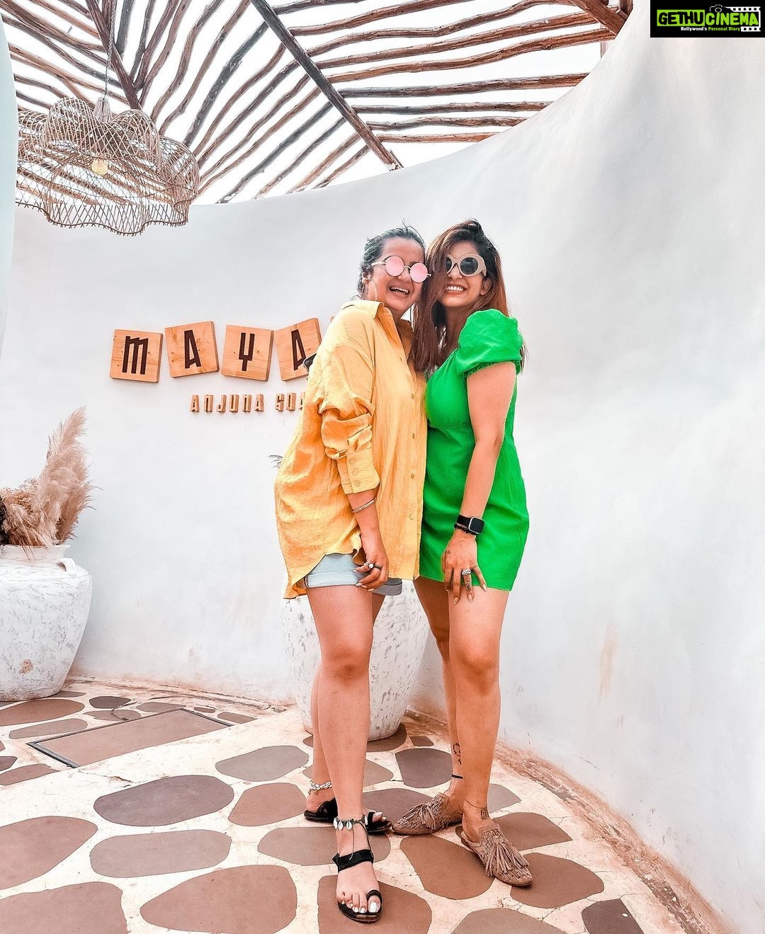 Kishwer Merchant Instagram - On my way to YOU bestie ❤️ #goa #goadiaries #friendshipgoals #bestie 🧿😇