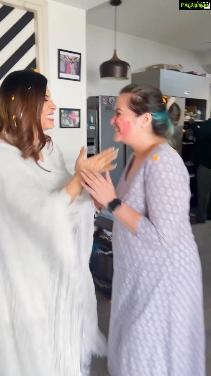 Kishwer Merchant Instagram - Our little holi celebration ❤️
