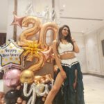 Kriti verma Instagram - December me Tu karde Summer 🔥🔥🔥 2022 was the worst year f my life.. obviously can't disclose the reason in public. But still.. I got faith in God that m sure 2023 will open doors f Happiness and Love in my and my family's lives.. May God bless us with all his love support and blessings 🙏 Happy New Year guys... hope this year fulfills our dreams and aspirations and fill life with joy,health and wealth 🙏 . . . . . . . #newyear #event #2023 #goodbye2022 #kriti #biggboss #roadies #MTV #jaimahakal #jaimatadi #love #eventdiaries #dance #celebrityappearance #celebrity #stage #love #India #green #belledancer #bollywood #item #kritivermaofficial 🧿 Taj Palace, New Delhi