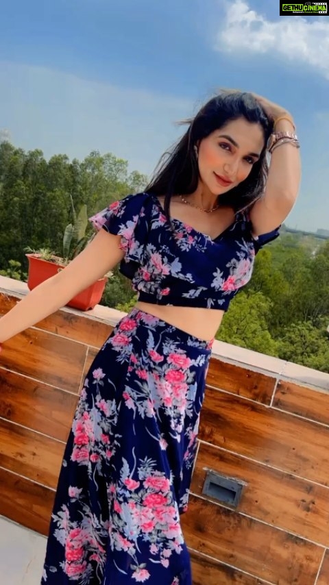 Kriti verma Instagram - Teri Khatir yo Zalim Karu k bata ?? 😜 . . . . . . . #kriti #kritiverma #kritivermaofficial #villain #villainrehnde #gemtunes #dance #haryanvi #music #biggboss #MTV #Roadies #actor #actorslife #reels #reelsinstagram #reelkarofeelkaro #jaimatadi🙏🏻🚩 Delhi, India