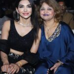 Kriti verma Instagram - MOM, your presence gives me wings to fly when my own wings are broken @kanchan6155 ❤️❤️🧿 . . . . . . . #kriti #kritiverma #motherlove #motherdaughter #biggboss #roadies showtime #explore #foryou #foryourpage #love #trending #viralpost #viral #jaimatadi🙏