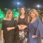 Kriti verma Instagram - From watch her in Hum Paanch in childhood to attending functions as Celebrity guests together.. Life has come a long way touchwood 🧿🙏🔥 . . . . . . #event #function #celebrityappearance #showtime #love #instagood #lehanga #kriti #kritivermaofficial #jaimahakal #jaimatadi🙏