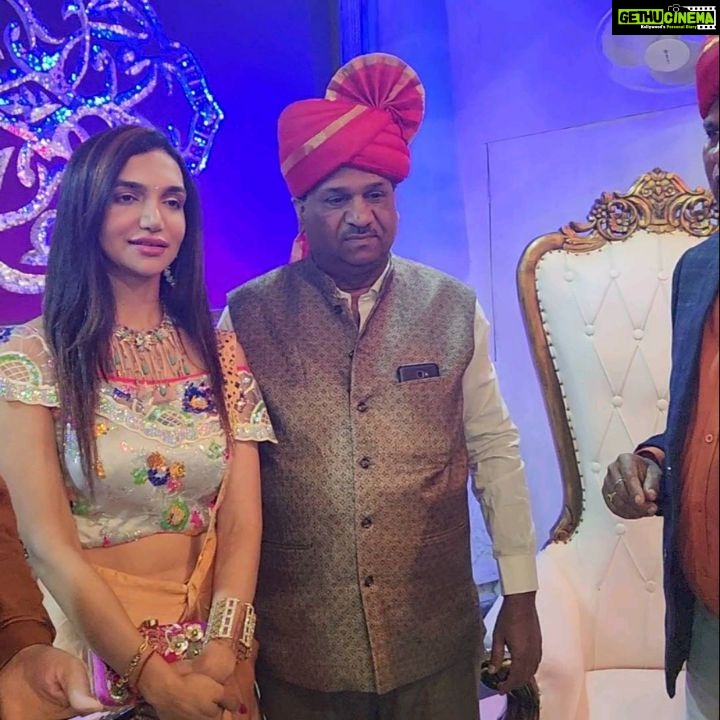 Kriti verma Instagram - A few pics from recent Wedding Appearance with legendary actor @ranjeetthegoli sir and @vindusingh sir. . . . . . . #event #eventdiaries #kriti #kritiverma #appearance #celebrityappearance #weddingdiaries #weddingwear #delhi #India #biggboss #MTV #Roadies #jaimatadi🙏
