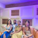 Kriti verma Instagram - Who is shining more ?? Definitely we all 🤩💥🧿 #photodump with my Mumbai Family ❤️ @hoodanishant999 @tanvi33 @christmas_didi @swaraj.walavalkar
