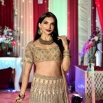 Kriti verma Instagram - #Repost @viralbhayani with @let.repost • • • • • • Bigg Boss and MTV Roadies fame @kritivermaofficial is looking drop dead gorgeous in a golden lehanga while attending her friend's wedding in Delhi.
