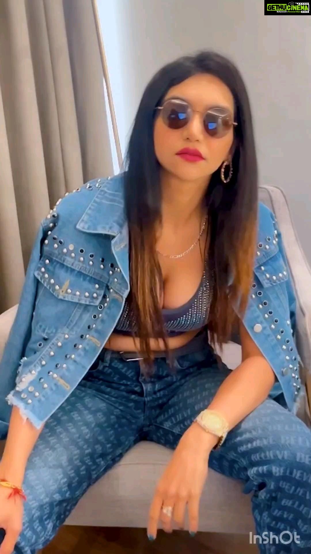 Kriti verma Instagram - Drishyam 2 is Out !! @ajaydevgn @tabutiful @thisisdsp @ifeelking @amitabhbhattacharyaofficial @panorama_studios @panoramamusic #drishyam2 #sahigalat