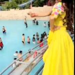 Kriti verma Instagram - Oo mere balam thaanedar chalave Gypsy 😎 Glimpse from a recent Show in a waterpark. . . . . . . . #event #eventdiaries #gypsy #kriti #kritiverma #pranjaldahiya #haryana #haryanvisong #biggboss #Show #showtime #roadies #dance #performance #appearance #jaimatadi 🙏