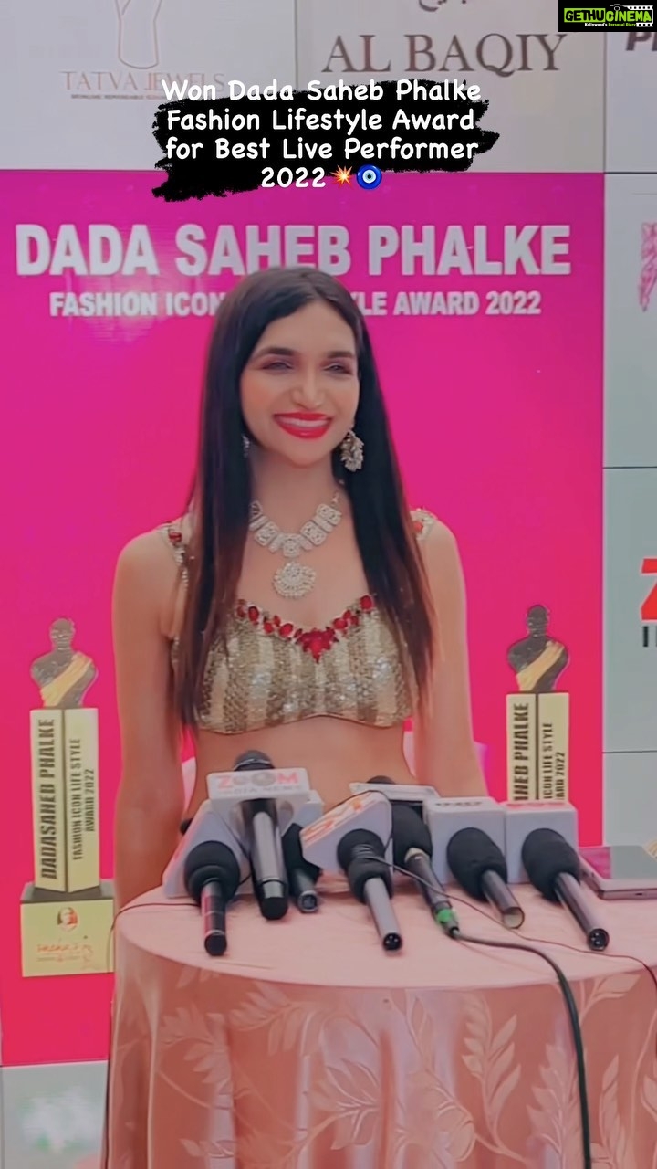 Kriti verma Instagram - Received Dadasaheb Phalke Awards for Best Live Show Performer 2022 from honorable Ramdas Athawale , Minister of Social Justice and Empowerment of India π₯ππ»β¨π₯ Me ni to kon be ππ§Ώπ€·πΌββοΈ Suits perfectly β€οΈπ§Ώππ» . . . . . . . #kriti #kritiverma #reels #award #dadasahebphalke #awards #2022 #liveperformer #jaimatadi ππ» #lifestyle #performer #live #event #eventdiaries #reels #reelsinstagram #reelsvideo #reelkarofeelkaro . . . . . . .