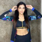 Kriti verma Instagram - Hello hidden abs 😂🧿❤️ . . . . . . #kriti #kritiverma #instagood #instapost #potd #tallgirl #actor #actorslife #bts #shot #biggboss #roadies #mtv #bcl #tbjjn #simran #kalakalachashma #jacket #sports #sportswear #gym #gymdiaries #jaimatadi 🙏🏻