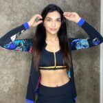 Kriti verma Instagram - Hello hidden abs 😂🧿❤️ . . . . . . #kriti #kritiverma #instagood #instapost #potd #tallgirl #actor #actorslife #bts #shot #biggboss #roadies #mtv #bcl #tbjjn #simran #kalakalachashma #jacket #sports #sportswear #gym #gymdiaries #jaimatadi 🙏🏻