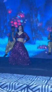Kriti verma Instagram - Treat to my eyes 🥰🧿🔥 . . . . . . . #dance #reel #reelsinstagram #event #eventdiaries #biggboss #roadies #dancereels #show #delhi #ballys #ballysentertainment #fazil #jaimatadi🙏