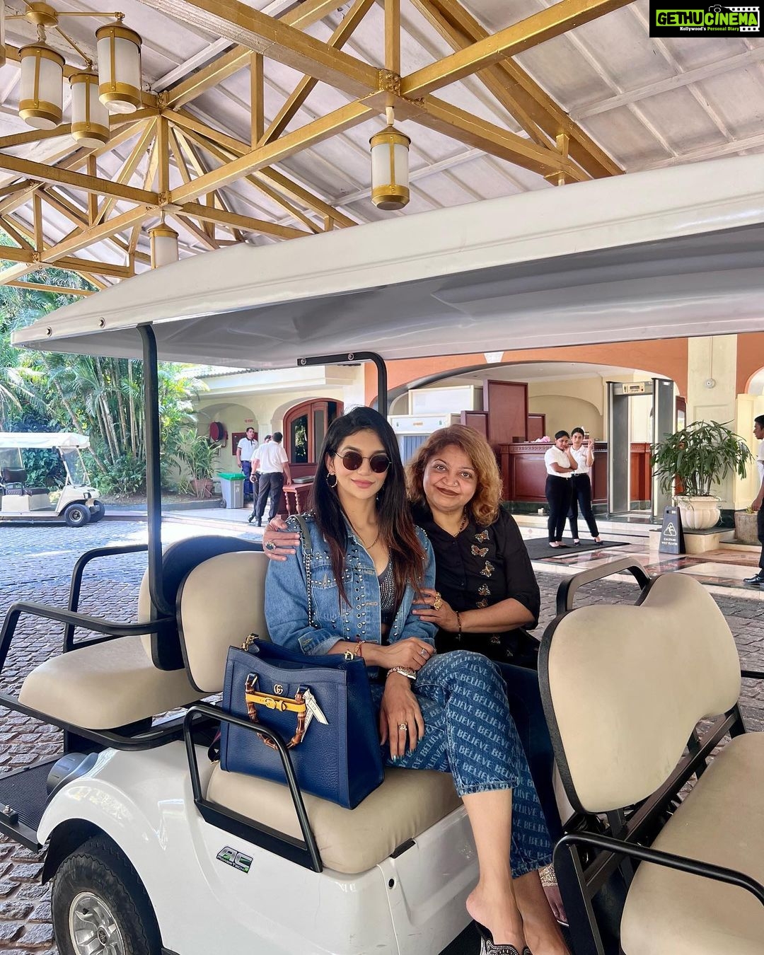 Kriti verma Instagram - A lil staycation @tajexoticagoa π₯°β€οΈ with my @kanchan6155 ππ. . . . . . . #kriti #mumma #goa #goadiaries #love #holiday #event #eventdiaries #kritiverma #biggboss #roadies #explore #foryou #foryourpage #jaimatadi ππ»