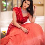 Kriti verma Instagram - #Repost @viralbhayani with @let.repost • • • • • • Bigg boss fame @kritivermaofficial looks stunning in her magnificent lehanga and Jewellery at a recently held event in Surat. She was seen rocking the stage with her amazing dance performance and raising the temperature with her killer smile.