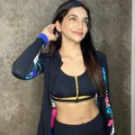 Kriti verma Instagram - Hello hidden abs 😂🧿❤️ . . . . . . #kriti #kritiverma #instagood #instapost #potd #tallgirl #actor #actorslife #bts #shot #biggboss #roadies #mtv #bcl #tbjjn #simran #kalakalachashma #jacket #sports #sportswear #gym #gymdiaries #jaimatadi 🙏🏻