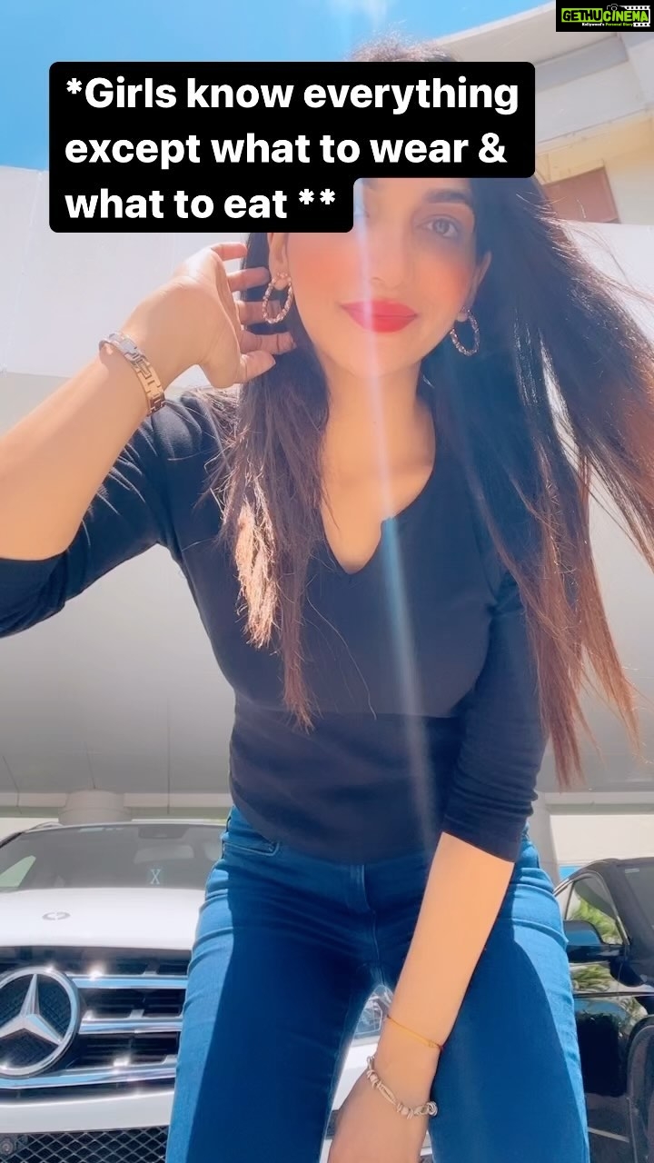 Kriti verma Instagram - Who else agrees?? 😋 . . . . . #reels #reelsinstagram #kriti #kritiverma #dance #sunnyday #biggboss #roadies #mtv #colors #jaimatadi🙏🏻