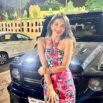 Kriti verma Instagram - Beauty & the Beast 🔥🧿 . . . . . . . #kriti #kritiverma #mercedes #brabus #gwagon #love #car #luxury #lifestyle #roadies #biggboss #bigboss #jaimatadi🧿🙏🏻❤️🔥