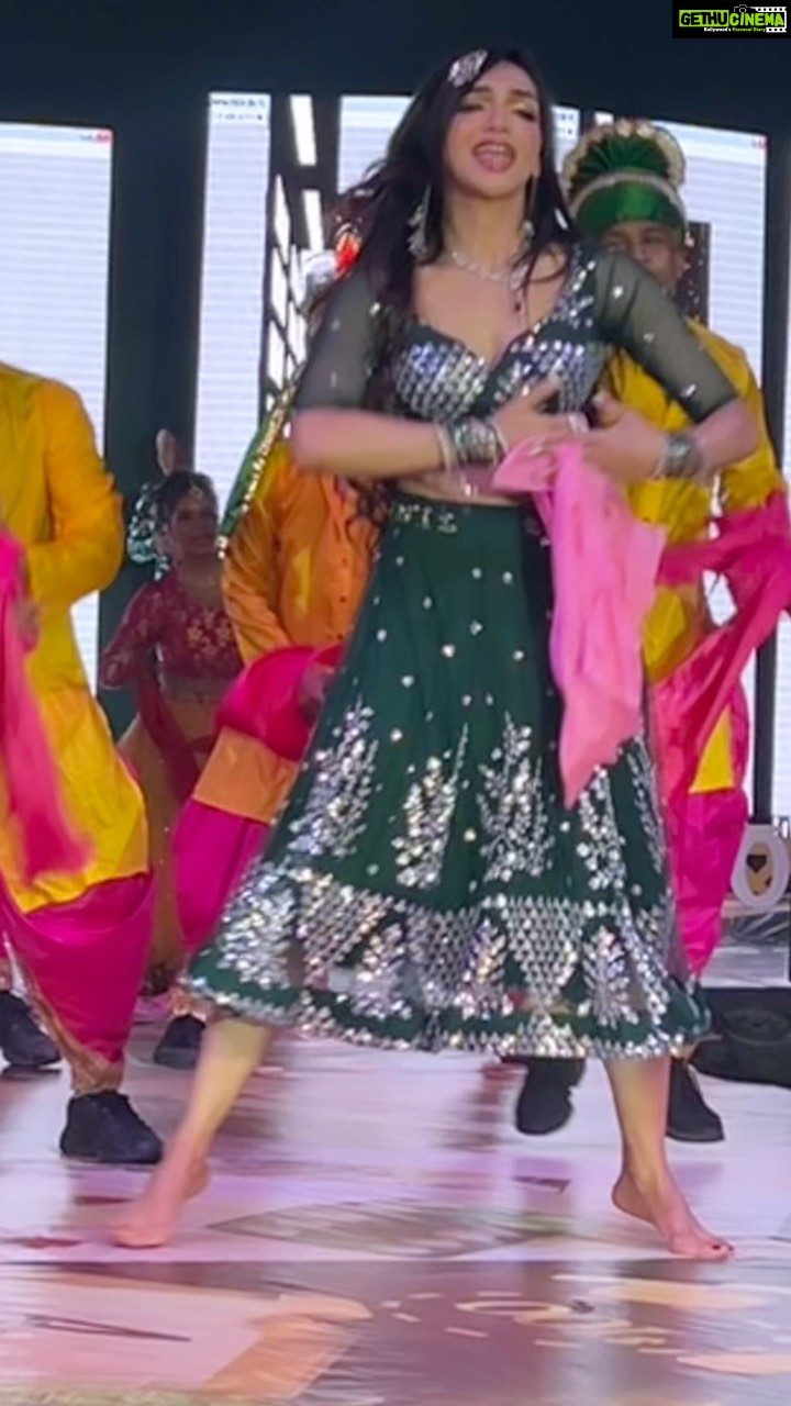 Kriti verma Instagram - #SundayTreat to your eyes😍🔥❤️🧿 . . . . . . #kriti #kritiverma #stage #love #dance #lehanga #mornibanke #morni #event #eventdiaries #jaimatadi #explore #foryou #reel #reelsinstagram #bigboss #biggboss #mtv #roadies #🙏🏻