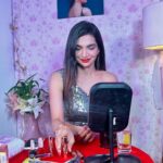Kriti verma Instagram - Catch me live on Flipkart today at 5:30 pm where I would be talking about our favourite cosmetics from Lakmé . Let me know in comment section..which cosmetic product you like the most??? Lipstick / eyeliner / Kajal / blush etc? . . . . . #branding #kriti #kritiverma #flipkart #lakme #lipstick #event #instagram #collaboration #