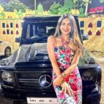 Kriti verma Instagram - Beauty & the Beast 🔥🧿 . . . . . . . #kriti #kritiverma #mercedes #brabus #gwagon #love #car #luxury #lifestyle #roadies #biggboss #bigboss #jaimatadi🧿🙏🏻❤️🔥