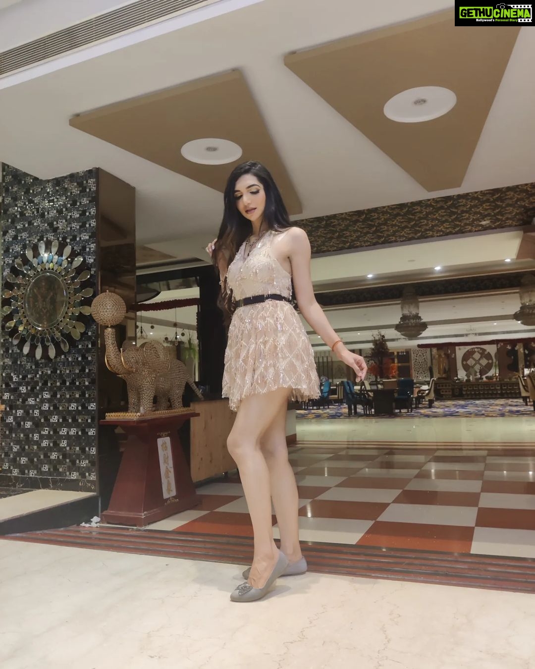 Kriti verma Instagram - Happiness after a successful show... My fav pic is the last one .. Find out why ?? @kanchan6155 ❤️ . . . . . . #kriti #kritiverma #event #eventdiaries #shortdress #show #stage #biggboss #roadies #dancingqueen #potd #explore #foryou #foryourpage #jaimatadi🙏🧿