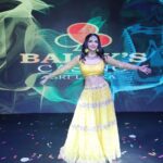 Kriti verma Instagram - Some beautiful moments captured on stage during my latest dance performance 🧿❤️🙏Always love being on stage and dancing my heart out,❣️ . . . . . . . #kritiverma #kriti #dancingqueen #fun #ballys #ballysentertainment #biggboss #roadies #jhalakdikhlajaa #lehanga #ethnic #ghoomar #jaipur #stage #event #eventdiaries #jaimatadi🙏🧿
