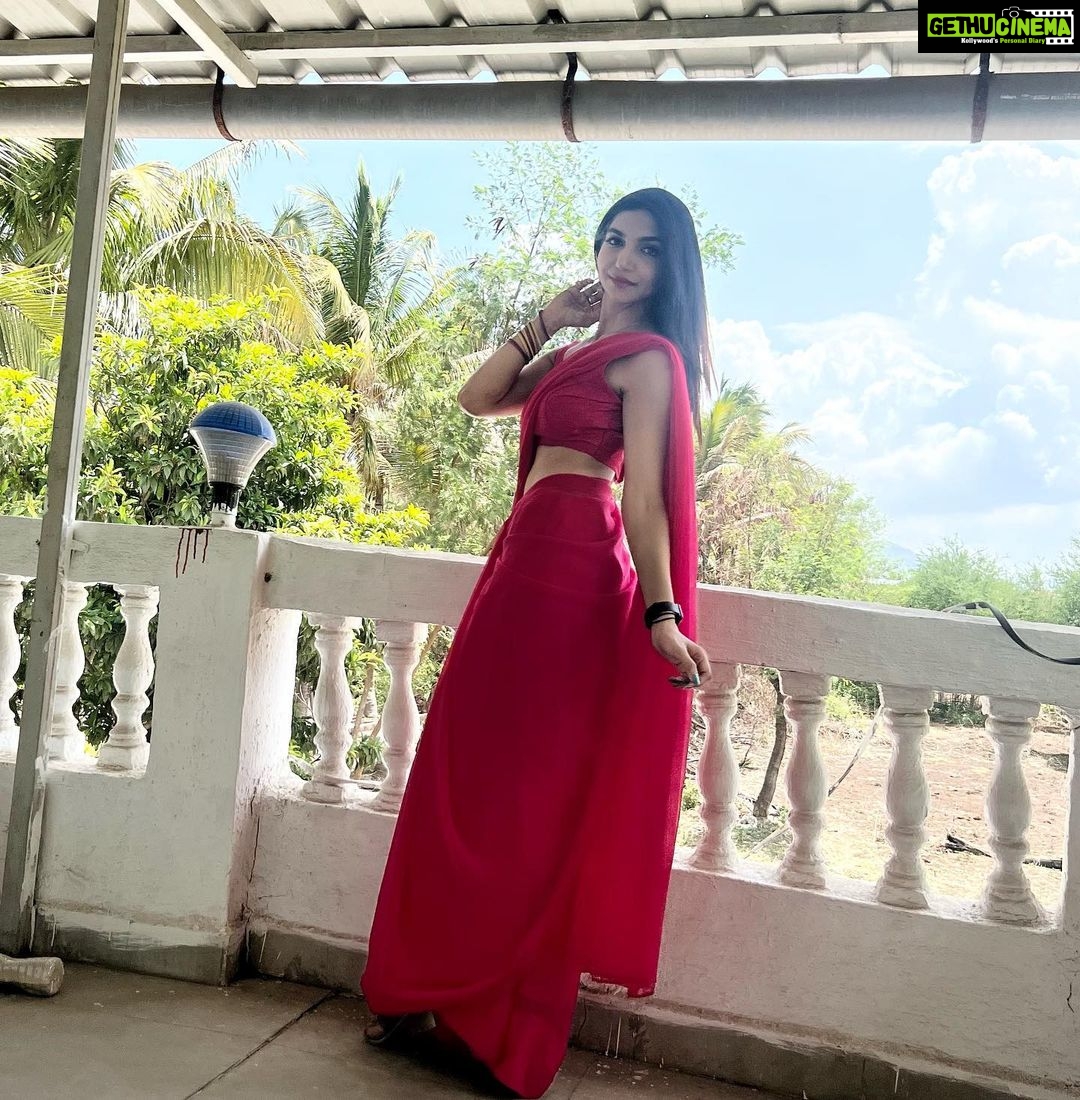 Kriti verma Instagram - Very thing is better in pink 🌸 . . . . . . . #saaree #ethnic #love #pink #kriti #kritiverma #tallgirl #biggboss #roadies #mtv #actor #actorslife #jaimatadi🙏🏻 Kharghar, Mumbai