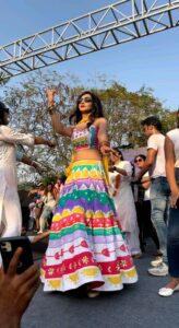 Kriti verma Instagram - Meaning understood 🙏😐 . . . . . . #apdhillon #intense #love #dance #celebrityappearance #stageshow #dancer #actor #perfprmance #color #day #biggboss #roadies #jaimatadi 🙏
