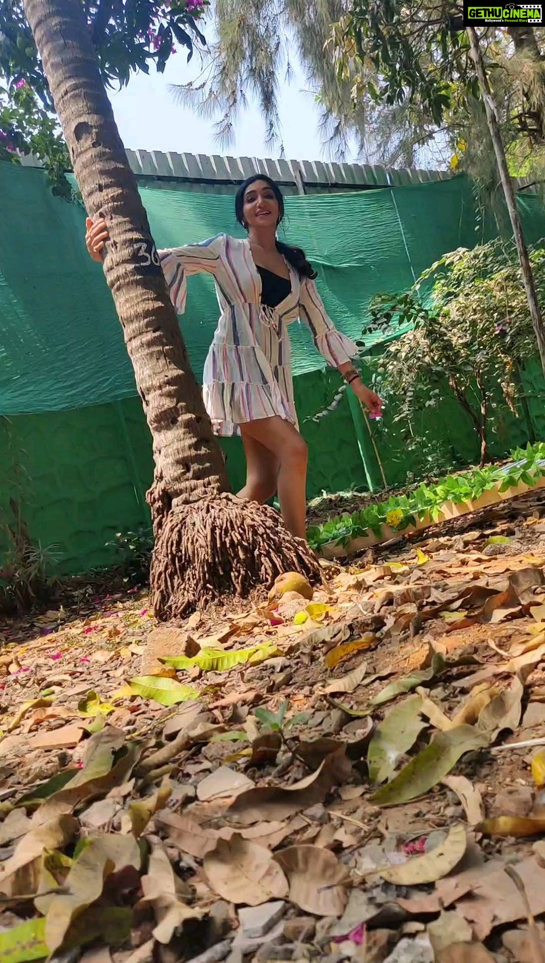 Kriti verma Instagram - Hun dasso? @kritivermaofficial 💕 . . . . . #dialogue #lipsync #actor #kriti #kritiverma #viral #trending #reelsinstagram #reelkarofeelkaro