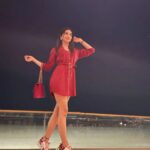 Kriti verma Instagram - Some blurry moments just like phases in life 😑🌚 @kritivermaofficial . . . . . #kriti #kritiverma #instapost #shortdress #red #redbag #sneakers #sketchers #longlegs #tallgirl #actpr #anchor #dancer #dinner Estella juhu