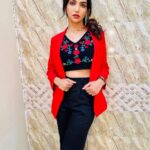Kriti verma Instagram - Sometime..I just don’t feel like smiling..or may be..most of the times 🥀 . . . . . . #kriti #kritiverma #red #bts #shootdiaries #tbjjn #biggboss #mtv #roadies #terinaar #record #simranthelostsoul #mtvbcl4 #haveli #dora #jaimatadi🙏🏻 Cherish Studios
