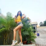 Kriti verma Instagram - I am not short. I am just more Down to Earth than Others ✌️ . . . . . . . #kriti #kritiverma #tallgirl #actor #model #explore #India #foryou #foryourpage #instagood #post #biggboss #MTV #Roadies #raodiesxtreme #jaimatadi🙏