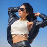 Kriti verma Instagram - Taking a feeling as if I were @deepikapadukone ❤️‍🔥 . . . . . . . #kritivermaofficial #kriti #instagood #post #poses #biggboss #roadies #sundayvibes #glares #leatherpants #leatherjacket #boots #croptop #dessert #explore #foryourpage❤️ #foryou #jaimatadi🙏