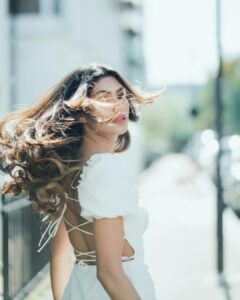 Lopamudra Raut Instagram - Damsel in distress ? Shot by @cabincrewafterwork makeup and hair by @helenartistry #photoshoot #london