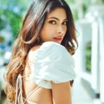 Lopamudra Raut Instagram - J'suis une clandestina !! Shot by @cabincrewafterwork hair and makeup by @helenartistry