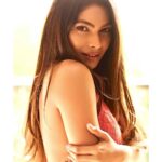 Lopamudra Raut Instagram - The sun doesn’t know it’s a star ⭐️ 📸@venurasuri #portrait