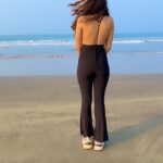 Lopamudra Raut Instagram - Is it sunset or sunrise ?? #beach #babe