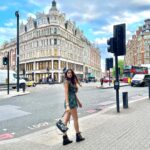 Lopamudra Raut Instagram - En Londres 🤎 #london 📸 @lovefromjustine London, United Kingdom