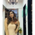 Lopamudra Raut Instagram - Thats honesty right there ! They say mirrors don’t lie. 😇 #mirrorselfie