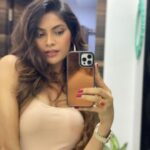 Lopamudra Raut Instagram - Thats honesty right there ! They say mirrors don’t lie. 😇 #mirrorselfie