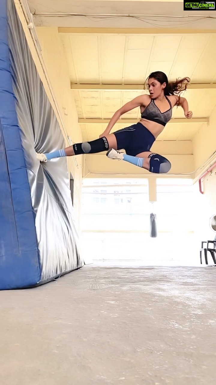 Lopamudra Raut Instagram - Flying kick or kiss.? What would you like 😅 #flyingkick #martialarts @raakeshyadhav