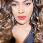 Lopamudra Raut Instagram - What do you do ?? Makeup by @oneyoubysujayasrivastava ❤️hair by @prettyumakeovers 😘#instareels #savage #forever 🤘🏼🤌🏼#rihanna @badgalriri 😻