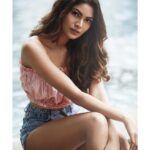 Lopamudra Raut Instagram - How you doin ?? 😉 @shotbynuno make up and hair by @seerathmystique styled by @mahekksutaria wearing @ikichic_official @grandhyattgoa #portait #photo #goa #photoshoot #joeytribbiani