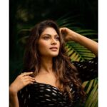 Lopamudra Raut Instagram - Feeling exotic in the tropic 🌴🤟🏼 shot by @sarv_eshhh Outfit: @amrtaofficial Stylist: @styledbynikinagda @mahekksutaria