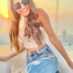 Lopamudra Raut Instagram - Sundowners !!! 🌅 #sundowner #sunkissed @burger.bae