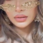 Lopamudra Raut Instagram – Shout out to all my independent ladies out there who are hustling everyday !! Need no man..! No cap ! #hustle #work #killitwithkindness